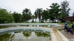 Foto Pantai di Bekas Reruntuhan Resor Mewah