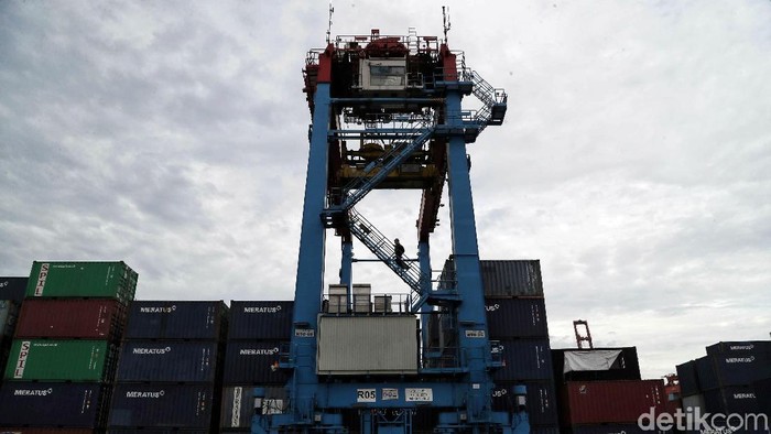 Pemerintah menargetkan pertumbuhan ekonomi Indonesia dapat menembus 5,3% di tahun 2020. BI pun optimis kabinet baru Jokowi dapat percepat laju ekonomi RI.