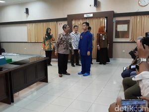 Usai Umumkan Kelahiran Adik Jan Ethes, Gibran Pamit Mau Kubur Ari-ari