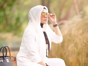 Heboh Sarita Abdul Mukti Tampil Tanpa Hijab