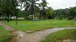 Foto Pantai di Bekas Reruntuhan Resor Mewah