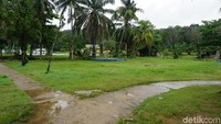 Saat ini sudah ada yang mengelola kawasan Pantai Tanjung Pinggir namun hanya untuk tiket masuk dan parkir saja (Foto: Ahmad Masaul Khoiri/detikcom)