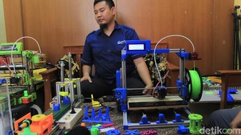 Printer 3D buatan SMKN 2 Cimahi telah mendapatkan penghargaan di India. Mereka pun pernah diundang Presiden Jokowi (Yudha Maulana/detikcom)