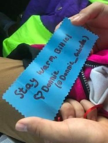 Billie Eilish Dituduh Buang Jaket dari Fans, Kini Ada di Toko Barang Bekas