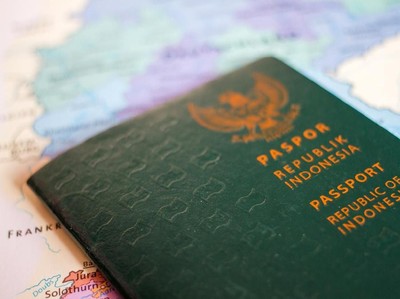 Pengesahan Tanda Tangan di Paspor Pakai Tulisan Tangan, Imigrasi Diolok-olok