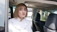 Bagaimana guys, Marshanda tetap cantik dan seksi? Pool/Palevi S/detikFoto.