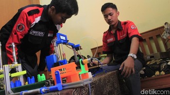 Pengembangan printer 3D di sekolah, baru terealisasi pada 2017 lalu dengan melibatkan siswa jurusan teknik mekatronika. (Yudha Maulana/detikcom)
