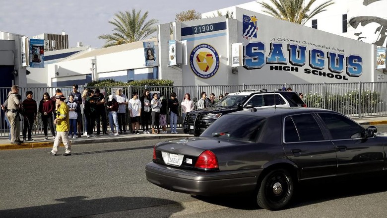 2 Orang Tewas, Pelaku Penembakan di California Kritis Usai Tembak Kepala 2 Orang Tewas, Pelaku Penembakan di California Kritis Usai Tembak Kepala