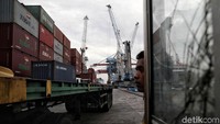 Selain pertumbuhan ekonomi yang tinggi, Perry juga meyakini inflasi tahun depan akan terkendali. Tak hanya itu, defisit transaksi berjalan juga akan dijaga di kisaran 2,5-3 persen dari PDB.