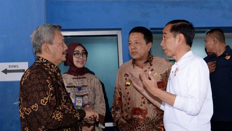 Jokowi Sidak Layanan BPJS di RSUD Abdul Moeloek Bandar Lampung, Ini Hasilnya Jokowi Sidak Layanan BPJS di RSUD Abdul Moeloek Bandar Lampung, Ini Hasilnya
