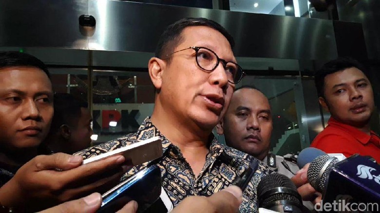 Usai Diperiksa KPK Sekitar 7 Jam, Ini Kata Eks Menag Lukman Hakim Usai Diperiksa KPK Sekitar 7 Jam, Ini Kata Eks Menag Lukman Hakim