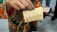 Anak kedua pasangan Gibran Rakabuming Raka dan Selvi Ananda itu diketahui berjenis kelamin perempuan. Cucu ketiga Presiden Joko Widodo (Jokowi) itu diketahui lahir pada pukul 15.46 WIB dengan berat 2,92 kg dan panjang 46,5 cm.