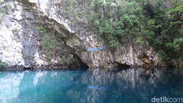 Danau Biru
