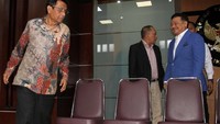 Pada pertemuan tersebut, Menko Polhukam Mahfud MD dan pengurus Peradi membahas masalah hukum dan keamanan di Indonesia.