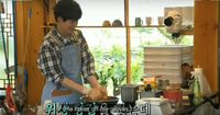 Wow! Kyuhyun Super Junior Jago Membuat Pizza Raksasa Berdiameter 60 Cm