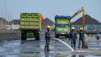 Perlu diketahui partikel debu tersebut dapat mengakibatkan infeksi saluran pernapasan akut.