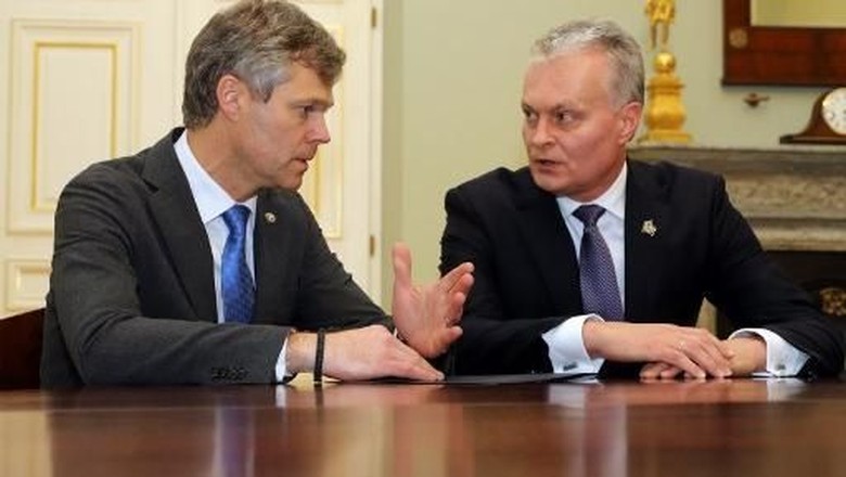 Presiden Lithuania Bebaskan Dua Mata-mata Asal Rusia Presiden Lithuania Bebaskan Dua Mata-mata Asal Rusia