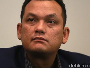 DPR Soroti Social Distancing: Masih Banyak Pegawai Ngantor karena Perusahaan