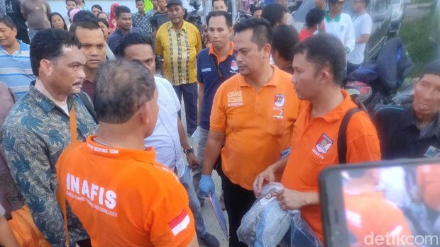  Jl Tambak Lingkungan 20, Medan Belawan Jl Tambak Lingkungan 20, Medan Belawan usai penggeledahan terkait bom Medan