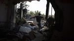 Kawah Menganga di Gaza Akibat Serangan Israel