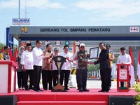 Dibuka Jokowi, Tol Terpanjang di RI Gratis Sebulan