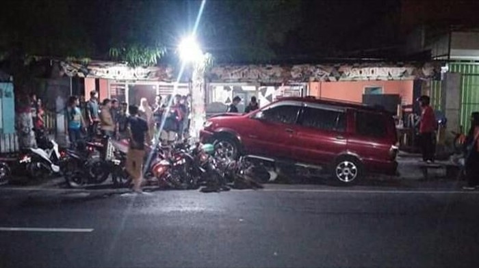 16+ Gambar Kartun Kecelakaan Sepeda Motor - Miki Kartun