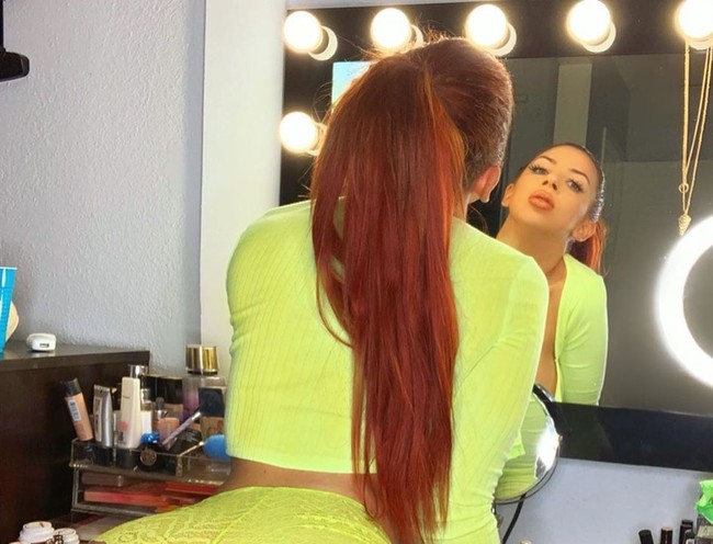 Amanda pun mengakui bahwa dia sering dicap negatif oleh pria. Aku sering dinilai negatif dari melihatku di Instagram. Karena aku sukses, sering travelling, dan seksi, banyak pria yang berpikir aku wanita penghibut. Tentu saja aku bukan! tegasnya.  Foto: dok. Instagram