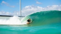 Dijelaskan oleh pendiri URBNSURF, Andrew Ross, kolam tersebut menawarkan kesempatan bagi semua tingkatan surfer atau peselancar. Baik dari yang masih pemula hingga yang sudah ahli (@urbnsurf/Twitter)