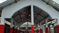 Pada saat mengunjungi Wamena pada Senin (28/10/2019), Presiden Jokowi memberi waktu dua minggu untuk rekonstruksi Pasar Wouma sebagai prioritas untuk pemulihan kegiatan ekonomi Kota Wamena. Rekonstruksi dilakukan karena pasar Wouma menjadi korban aksi rusuh pada 23 September 2019.Foto: Dok. Kementerian PUPR