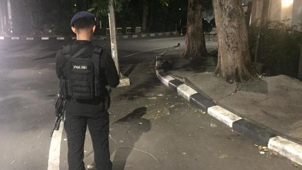 Benda mencurigakan depan rumah Airlangga Hartarto