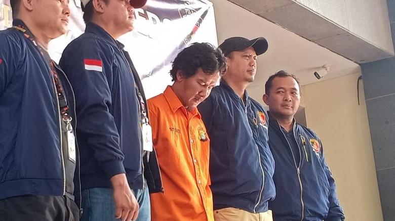 Akhir Kisah Pelaku Teror Penyiraman Air Keras di Jakbar Akhir Kisah Pelaku Teror Penyiraman Air Keras di Jakbar