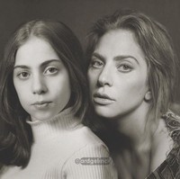 Di Instagram-nya, Ard Gelinck mengunggah foto-foto seleb yang menyandingkan penampilan terbaru dan penampilan lama mereka. Perubahan tentu terlihat jelas dari para selebriti yang kebanyakan sudah dewasa. Foto: Instagram @ardgelinck