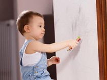 6 Bahan Ini Bisa Hilangkan Noda Krayon Di Dinding Tanpa Rusak Cat