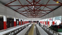 Selain perbaikan Pasar Wouma, Kementerian PUPR juga melaksanakan perbaikan fasilitas sosial dan umum, seperti gedung pemerintahan, toko, sekolah dan rumah penduduk yang rusak akibat aksi massa di Wamena pada September 2019 lalu. Foto: Dok. Kementerian PUPR