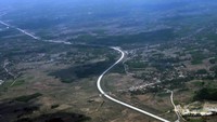 Jalan tol Terbanggi Besar - Pematang Panggang - Kayu Agung merupakan jalan tol terpanjang yang ada di Indonesia dengan total panjang mencapai 189 km. ANTARA FOTO/Muhammad Iqbal.