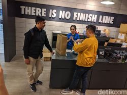 Aksi Nyeker di Senayan City Demi Giveaway detikcom SMW 2019