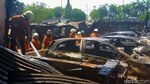 Potret Kebakaran yang Hanguskan 10 Mobil