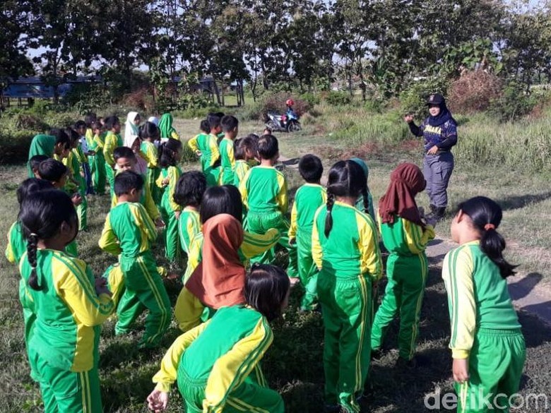 Siswa Kelas II dan V SDN Gentong Diajak Berpetualang di Alam Siswa Kelas II dan V SDN Gentong Diajak Berpetualang di Alam