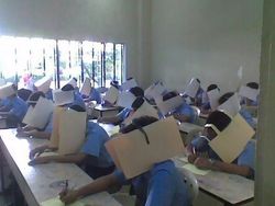 Kumpulan Cara Kocak Guru Agar Muridnya Tidak Mencontek