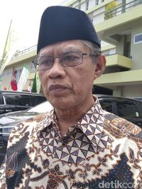 Ketum PP Muhammadiyah Ajak Sudahi Kontroversi Pakaian Muslim