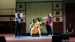 Aksi Veronica Tan Bareng Anak di Operet Aku Anak Rusun 2