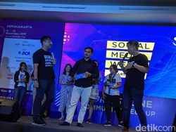 Aksi Nyeker di Senayan City Demi Giveaway detikcom SMW 2019