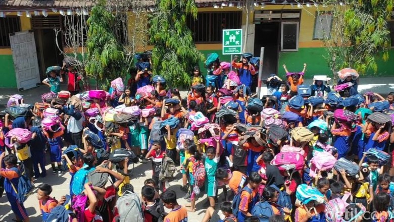 Banyuwangi Gelar Simulasi Sadar Bencana untuk Usia Dini Banyuwangi Gelar Simulasi Sadar Bencana untuk Usia Dini