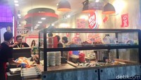Franchise makanan skala UKM juga menawarkan paket-paket menarik. Seperti WowTeg, warteg kekinian dengan kemasan menarik. Foto: detikfood