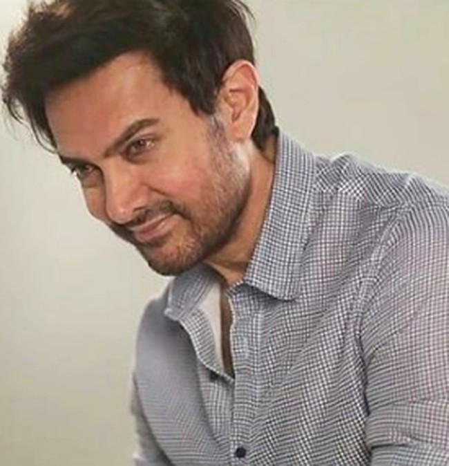 Berdasarkan sebuah polling yang dilakukan majalah Outlook terhadap 1.053 reseponden, pria seperti Shah Rukh Khan, Aamir Khan dan Hritik Roshan dianggap paling menarik di India. Standar ketampanan pria di India adalah tinggi, berotot, berkumis dan berjenggot serta kulit yang bersih. Foto: Instagram