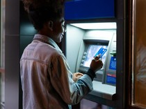 Terlalu! 2 Pegawai Vendor Bank Bawa Kabur Duit dari 15 ATM di Banyumas