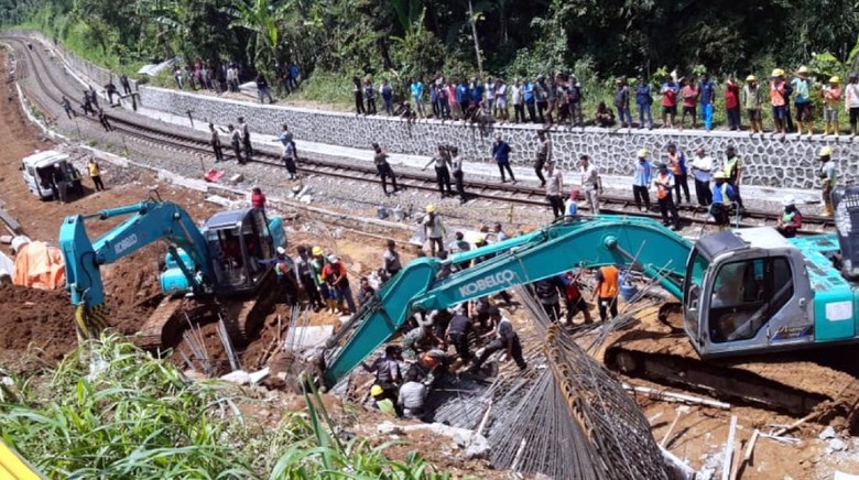 2 Pekerja Tewas, Ini Kronologi Longsor Proyek Double Track Bogor-Sukabumi 2 Pekerja Tewas, Ini Kronologi Longsor Proyek Double Track Bogor-Sukabumi