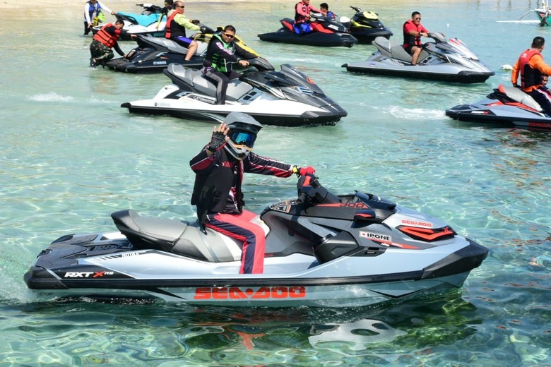 Naik Jetski, Gubernur Nurdin Dengar Keluhan Warga Kepulauan Spermonde Naik Jetski, Gubernur Nurdin Dengar Keluhan Warga Kepulauan Spermonde