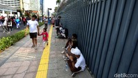 Tak terlihat satu pun PKL yang berjualan acara car free day.