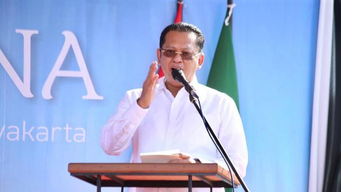 Ketua MPR Bambang Soesatyo letakkan batu pertama Masjid Muhammadiyah Yogyakarta, Sabtu (16/11/2019).